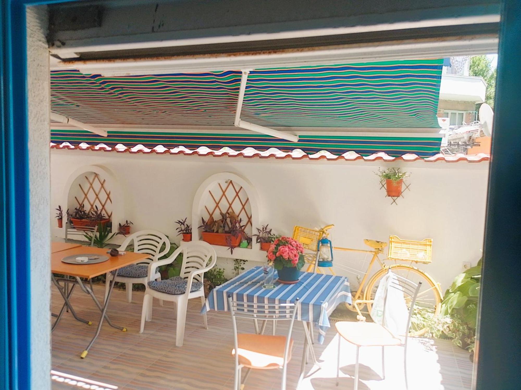 Lira Sto Apartments Pomorie Exterior photo