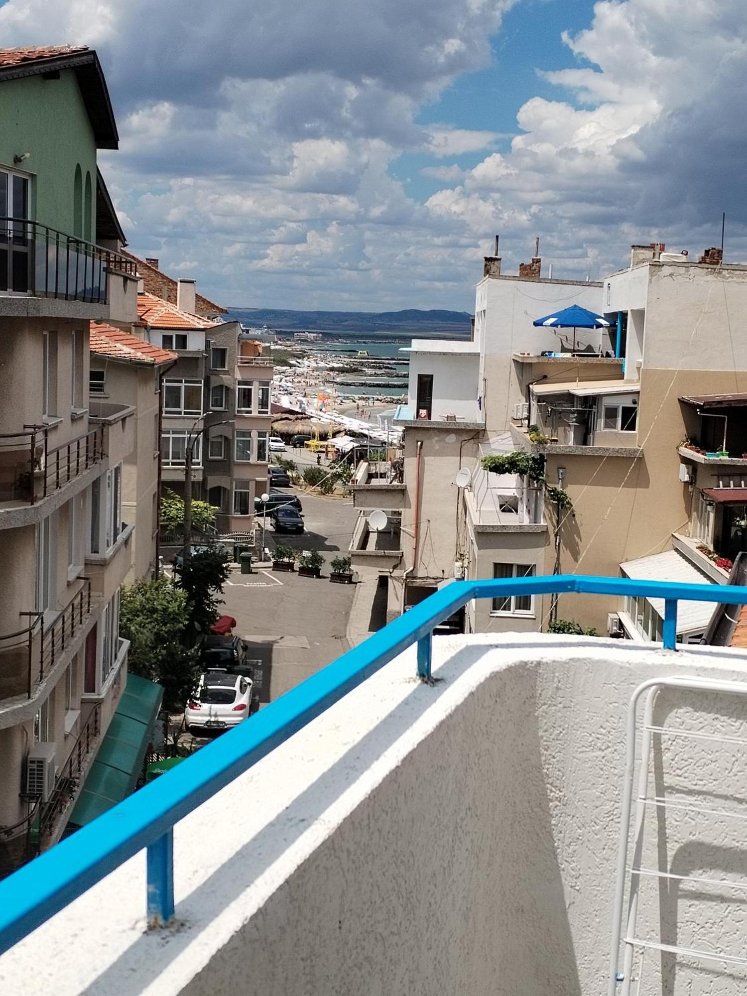 Lira Sto Apartments Pomorie Exterior photo