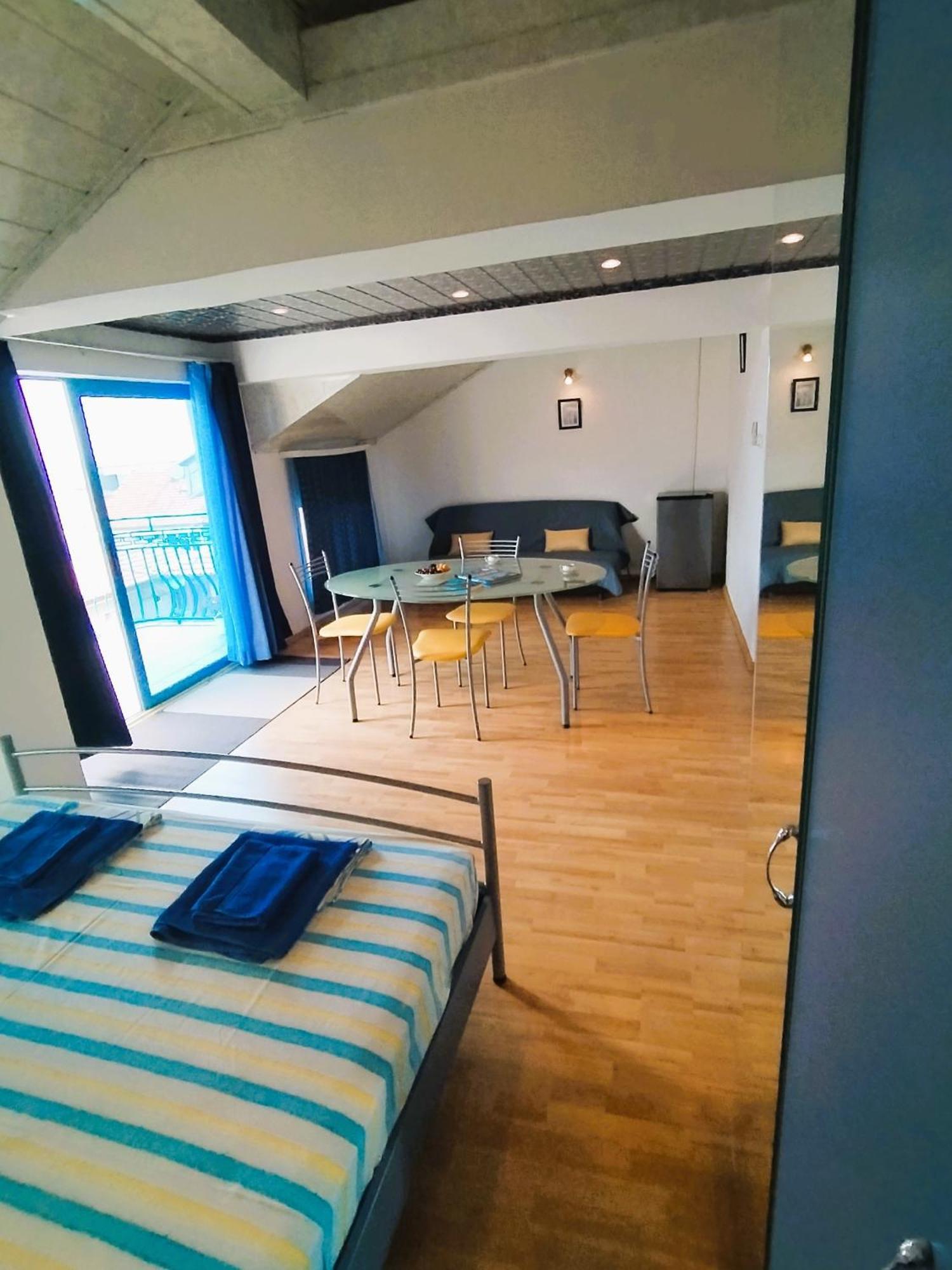 Lira Sto Apartments Pomorie Exterior photo