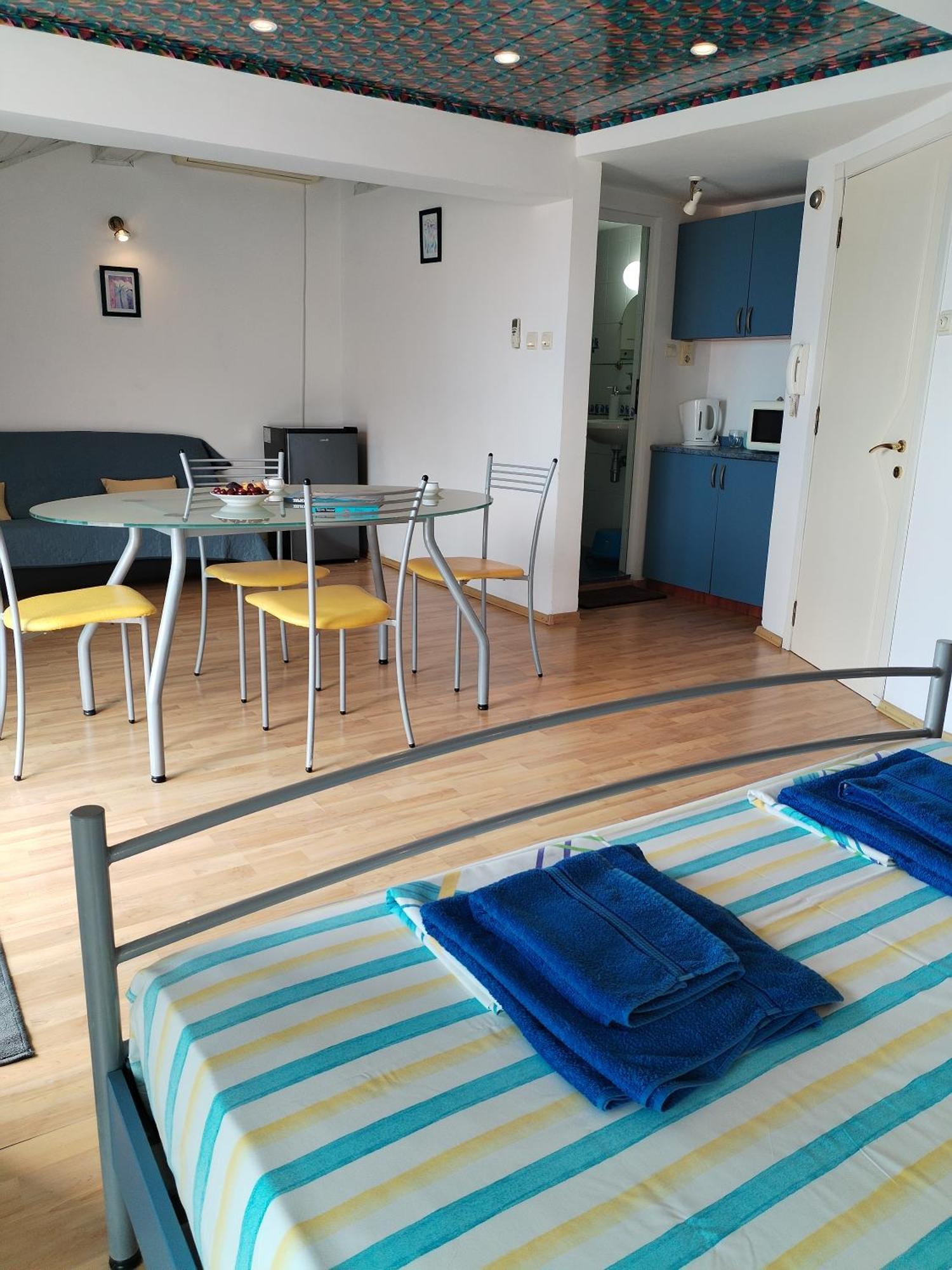 Lira Sto Apartments Pomorie Exterior photo
