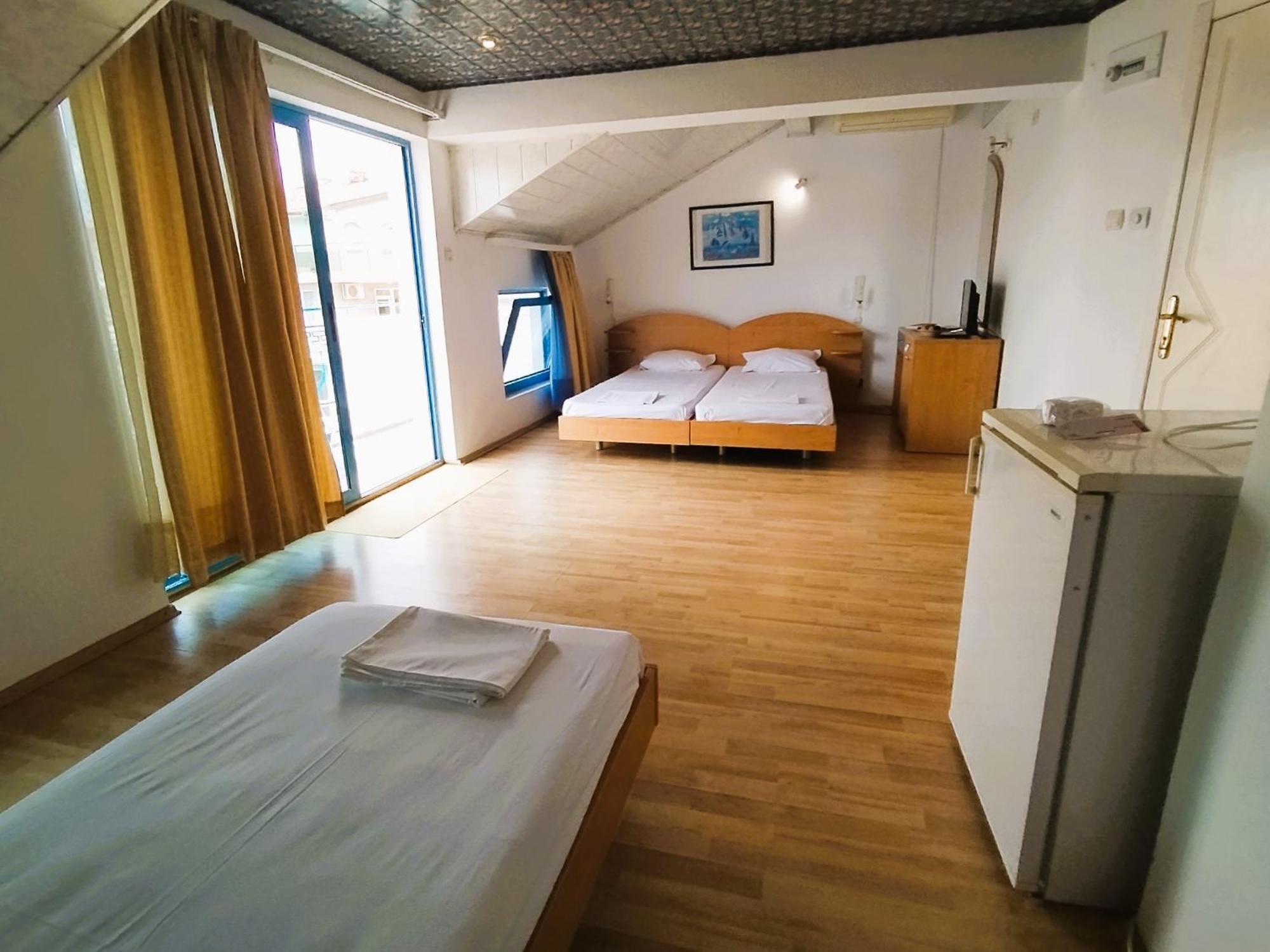 Lira Sto Apartments Pomorie Exterior photo