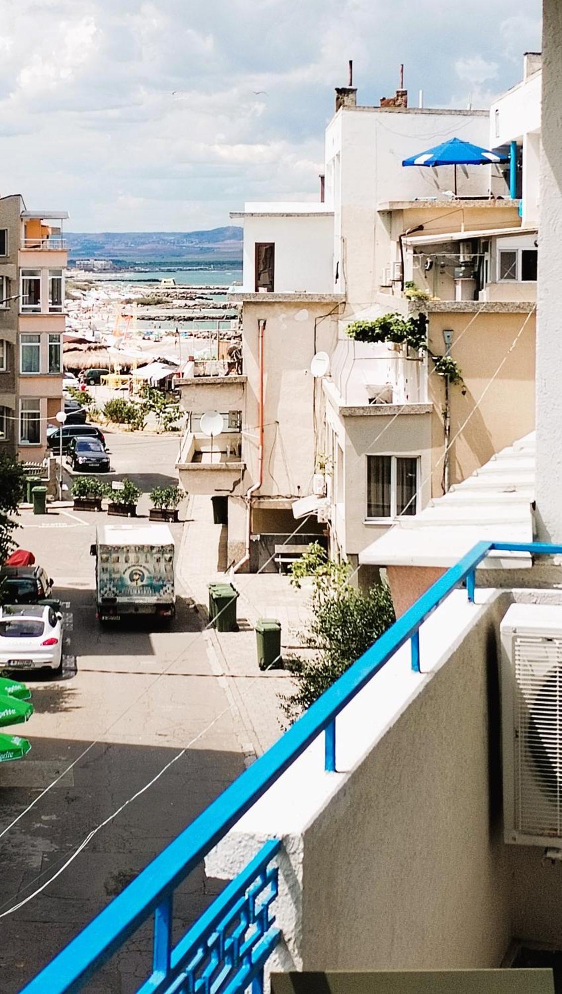 Lira Sto Apartments Pomorie Exterior photo