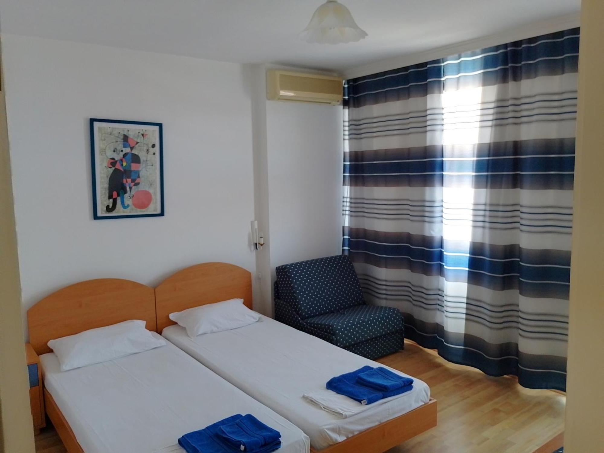 Lira Sto Apartments Pomorie Exterior photo