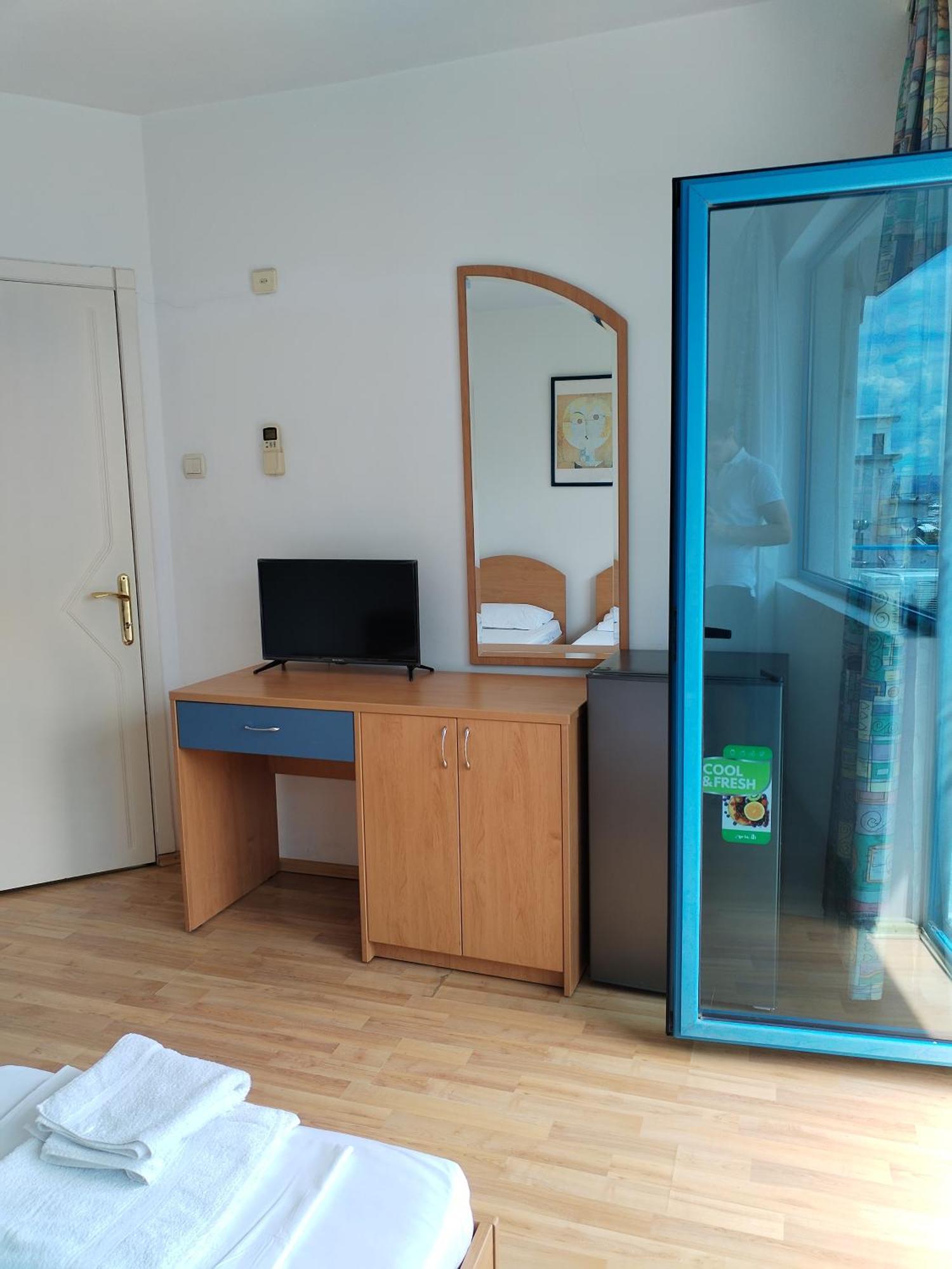 Lira Sto Apartments Pomorie Exterior photo