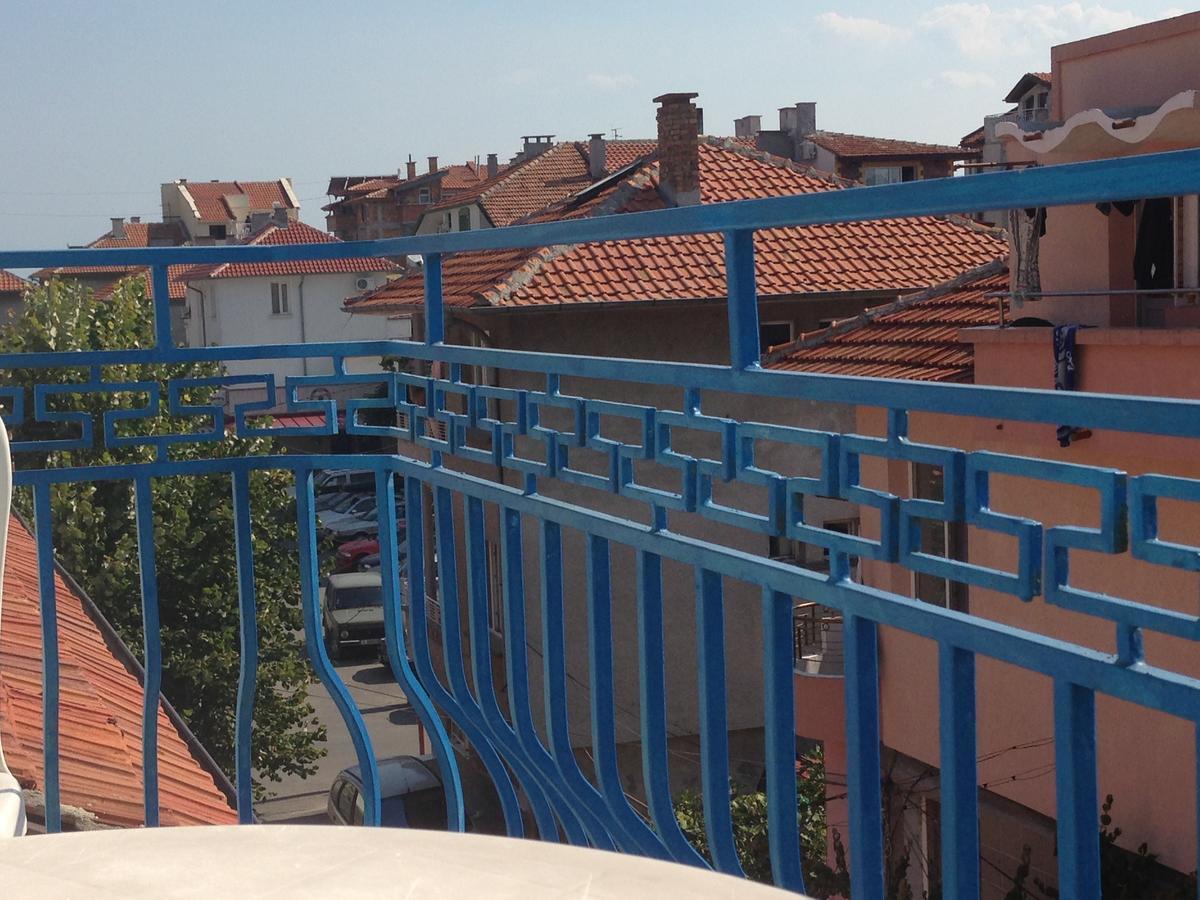 Lira Sto Apartments Pomorie Exterior photo
